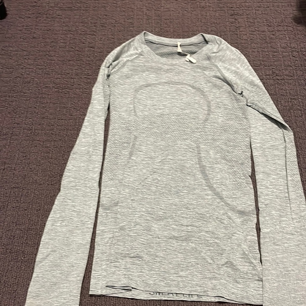 Long sleeve Lululemon top